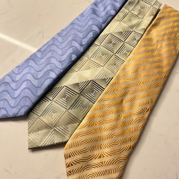 Lot of 3 Silk Ties - Picture 15 of 16